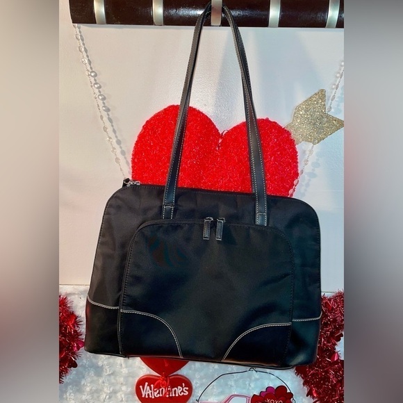 Source Unknown Handbags - Preloved Non Branded Grannycore Vinyl/Faux Leather Tote/Handbag W Front Storage